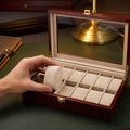 Coffret à montres en bois couleur acajou, 12 emplacements, vitrine et fermoir doré - vue 5