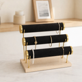 Présentoir à bracelets 3 barres, bois clair et finitions dorées - vue 3